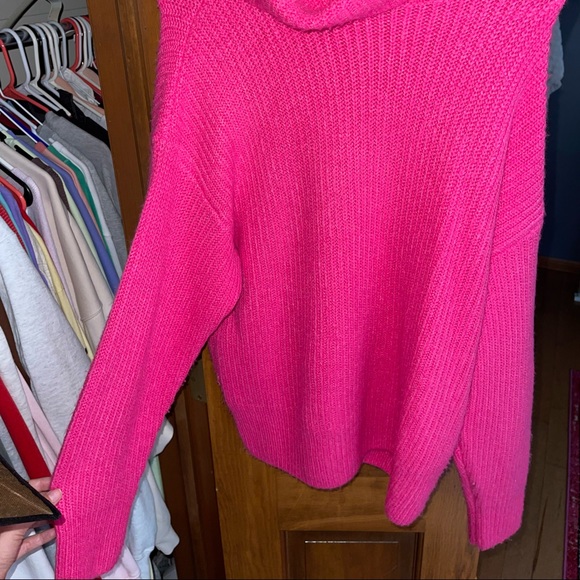 Hot pink turtle neck sweater Forever 21 size MEDIUM - Picture 4 of 4